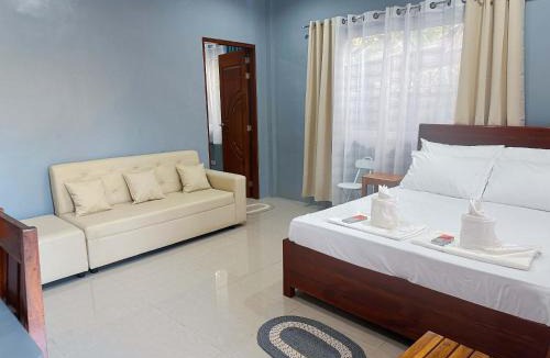 Puerto Princesa City Centre House | Pineda Villa