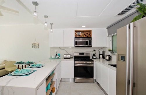 El Cortecito Condo | Playa Turquesa - B-302 -Premier Beachfront Ocean View 400mbps Wifi &Free Netflix