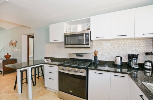 El Cortecito Condo | Playa Turquesa E-401 Premier Beachfront Ocean View Penthouse/50mbps Wifi