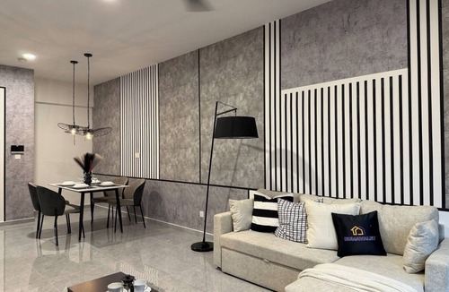 Imbi Apartment | Plush 2BR @ Agile Bukit Bintang | Wi-Fi + Netflix