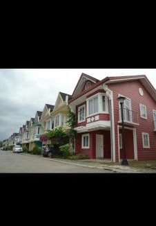 Pallocan Apartment | Pontefino Prime Townhouse 4BR with Wifi & Pool
