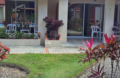 Playa Chiquita Hotel | Pool/billiard/cable TV/WiFi/free shuttle to beach/free breakfast…