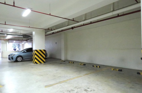 Mabolo Condo | Poolside Condo Unit in Mabolo Garden Flats
