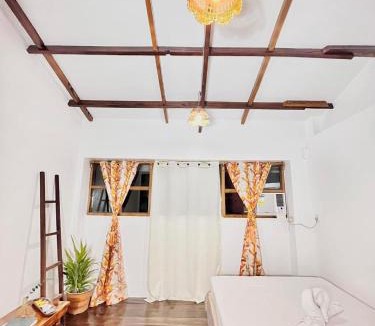 Burgos Apartment | Precious Homestay (Deluxe Room)