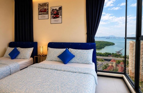 George Town Apartment | Premium Luxury Seaview Retreat 14 Pax Infinity Pool 2cp