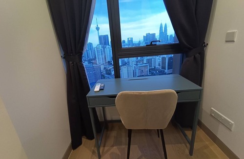 New Salak South Village Apartment | Premium suite KLCC|shopping mall connected#Infinitypool