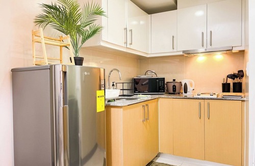 Bonifacio Global City Condo | Prime Uptown BGC | Stylish 1BR Getaway #upt1 35j