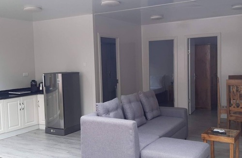 Looc House | Private 2 bedroom house with garden, free wifi