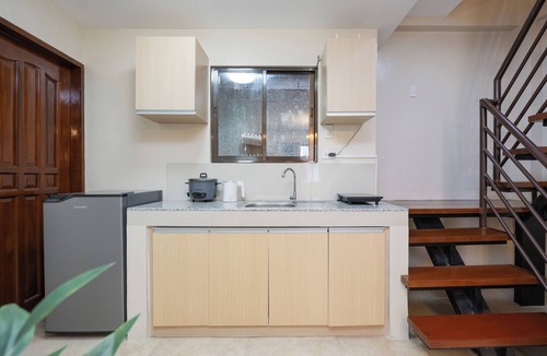 Cebu House | Private 3BR Townhome with WiFi, Washer and Free Parking in Central Cebu City