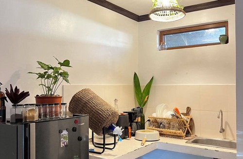 Catangnan Apartment | Private Boutique Studio in Central General Luna with Starlink WiFi