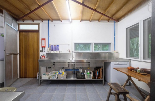Lipa Other | Private Nature Retreat w/Brick Oven & Hiking