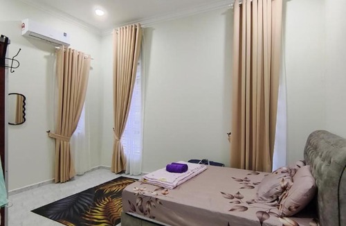 Kota Bharu House | Private Pool Homestay Kota Bharu 3 Bilik Tidur Muat 12 Tetamu