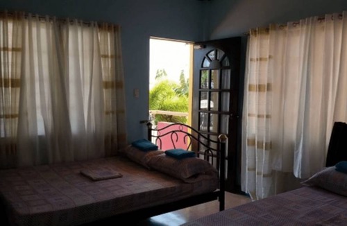 Oslob Resort | Private room ∙ 3 guests