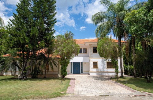 Villas Del Mar Villa | Private Villa| +4 Bedrooms | Jacuzzi | Daily Clean