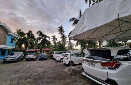 Looc Villa | Private Villa w/pool, wifi, videoke & kitchen access