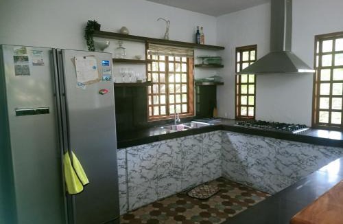 Puerto Galera House | Puerto Galera Hilltop Guesthouse -Tropical Retreat