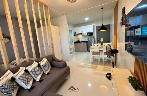 Puerto Princesa City Centre Apartment | Puerto Princesa Resort-style Condo with FREE Pool, Parking & Gym - B2 2Flourite
