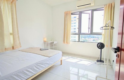 Baru Puchong House | Puri Mountain Sweet Home Shared Bathroom & Living