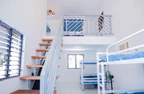 Jala-jala House | Puting Bakod- Vacation Home with Mountain & Lake View