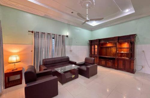 Tangkak Apartment | Putri binti Deraman