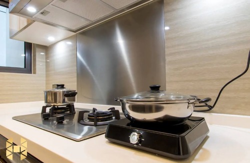 Central District Apartment | [R&F Mall] New! SeaView by VM 1002-2R [JB CIQ]