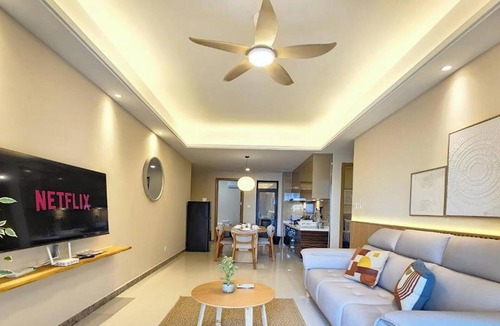 Central District Apartment | R&F Princess Cove Designer Suites By Neo