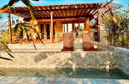 Nasugbu Villa | Rancho Oco Pinewood Villa with Swimming Pool