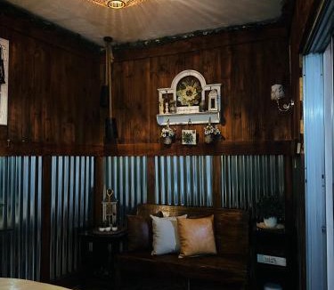 Pansol House | Raneville Hotspring Private Resort