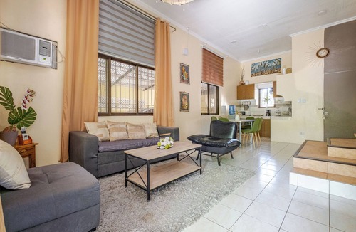 Matandang Balara House | [Rare Opportunity] 4BR Guest House w/parking Near the Mall