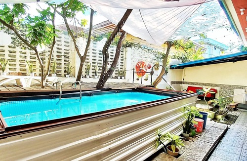 Matandang Balara House | [Rare Opportunity] 4BR Guest House w/parking Near the Mall
