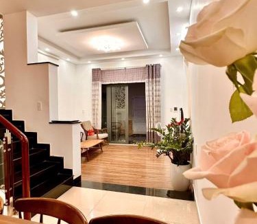 Santa Cruz Apartment | Raymond Tolentino hOUSE
