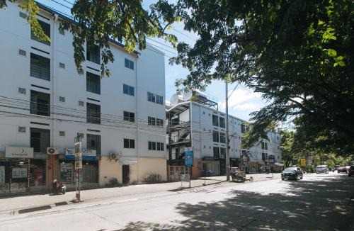 Binan City Hotel | RedDoorz at Coral Tree near Southwoods Mall