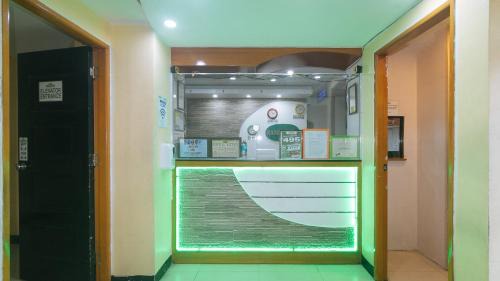 Alabang Hotel | RedDoorz at Ranchotel Alabang
