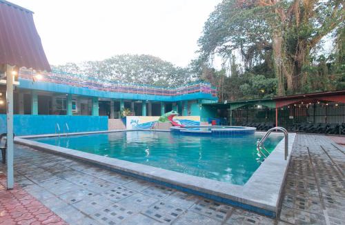 San Juan Hotel | RedDoorz @ Boondocks Cabins Resort