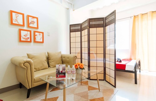 Moonwalk House | RedDoorz @ Kassel Residences Paranaque