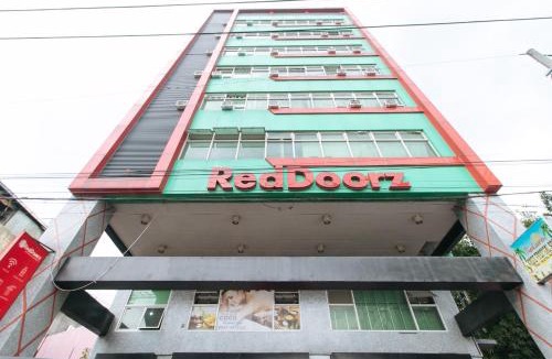 Quiapo Hotel | RedDoorz near Quiapo Church Manila