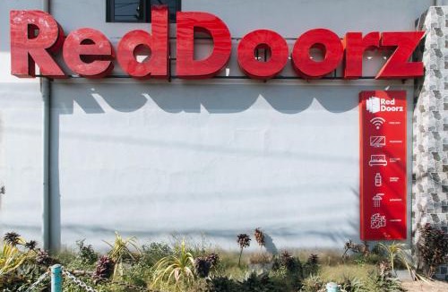 Calamba Hotel | RedDoorz near SM Calamba