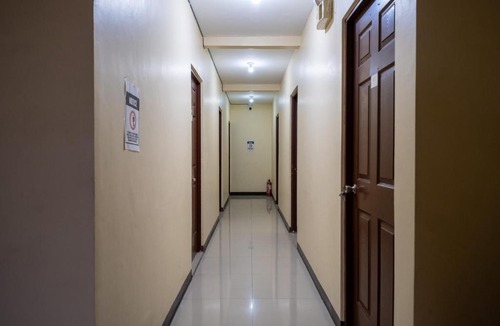 Las Pinas Hotel | RedDoorz near University of Perpetual Help DALTA & Las Piñas City Hall