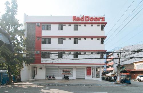 Sampaloc Hotel | RedDoorz near UST Sampaloc Manila