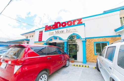 Balibago Hotel | RedDoorz near Walking Street Angeles City