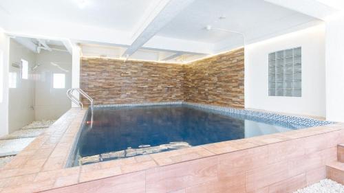 Tambo Hotel | RedDoorz Plus near Tambo Paranaque