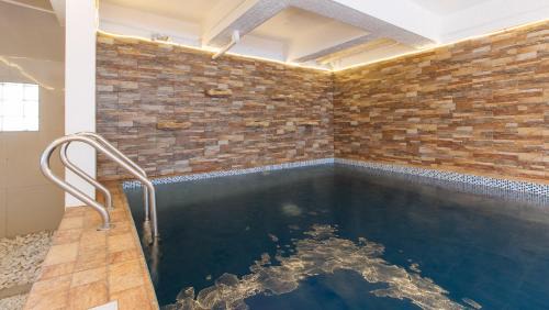 Tambo Hotel | RedDoorz Plus near Tambo Paranaque