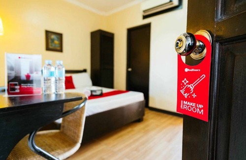 Tagaytay Hotel | Reddoorz Plus @ The Ridge Tagaytay City