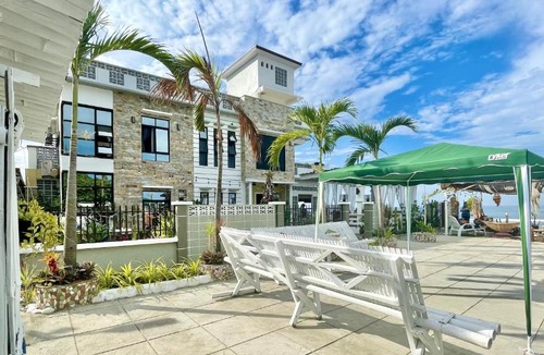 Balaoan Villa | REEF HOUSE BACNOTAN beige sand beach front with Swimming pool