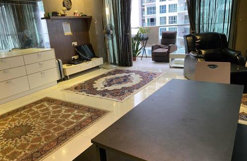 Chow Kit Hostel | Regalia Hostel Free Infinity Skypool Free