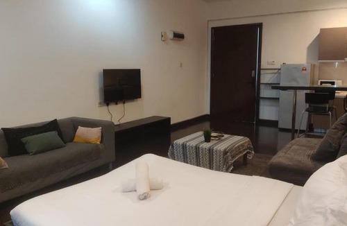 Chow Kit Apartment | Regalia Prime Service Suites InfinityPool