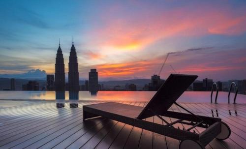 Chow Kit Apartment | Regalia Suite & Residences (Infinity Pool with KL City View)