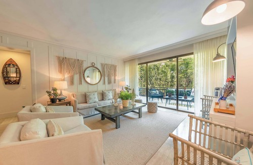 Las Terrenas Apartment | Relaxing Beachside Apartment with Pool in Portillo