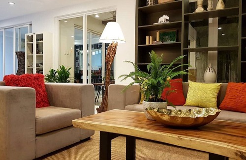 Taguig House | Relaxing Vacation Home Near BGC Taguig