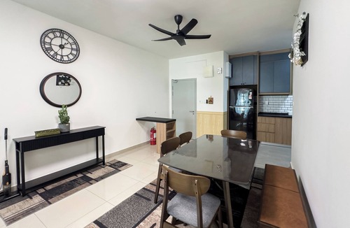 Sungai Buloh Apartment | Residensi Suasana Damai by Airhost